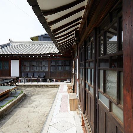 Bonghwangjae Hanok Guesthouse Gongju Dış mekan fotoğraf